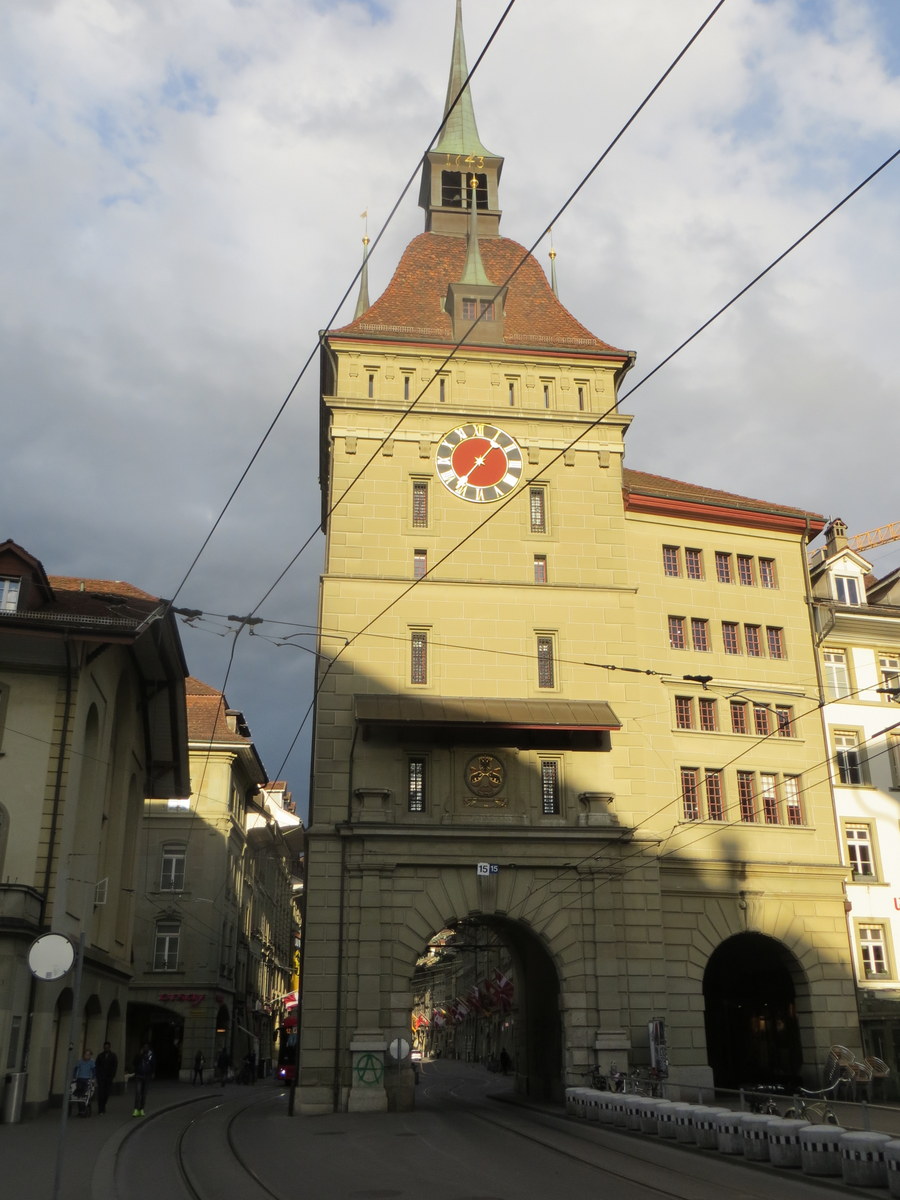 Turmuhrwerk Bern, Käfigturm Außenansicht